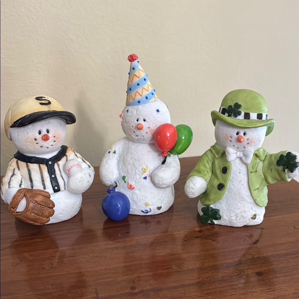 Sarah’s Attic  - VINTAGE SNOW WONDERS FIGURINES (set of 3)